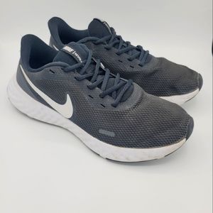 Nike BQ3204-002 Men's Revolution 5 Running Shoe, Black/White, Size 9.5